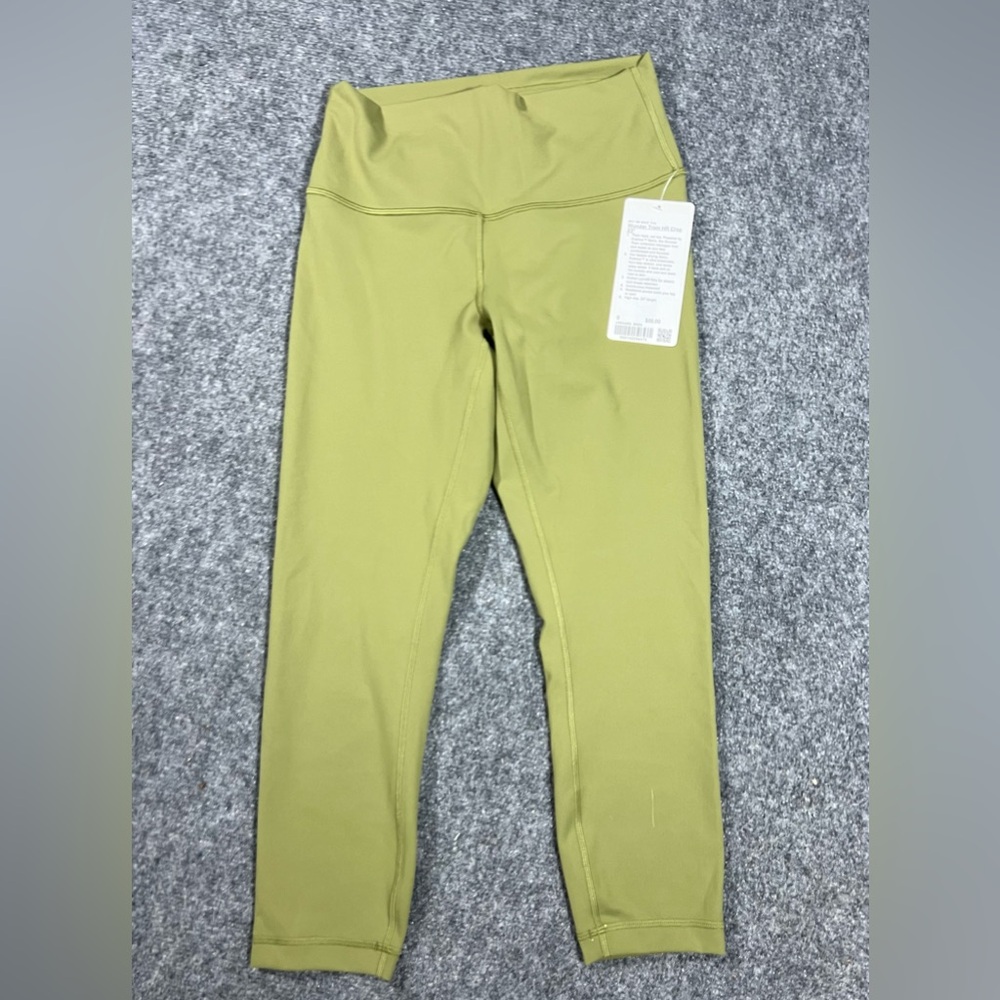NWT lululemon leggings Wunder Train HR Crop 23’’